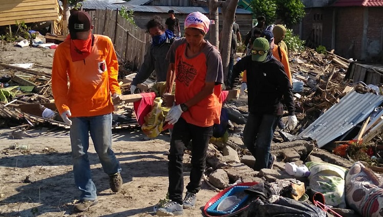 Premiers secours après le séisme à Sulawesi © KIARA